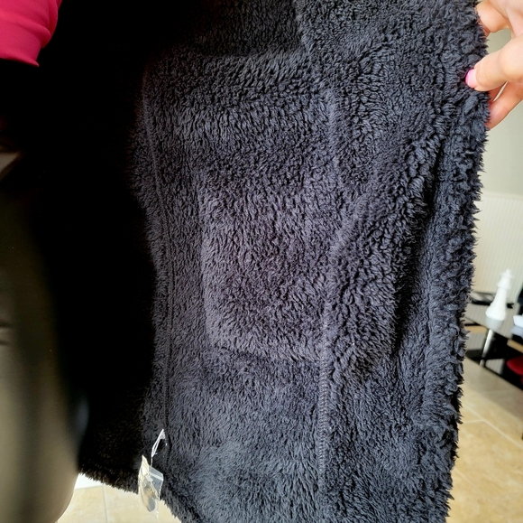 Long Black Sherpa Coat (LAST ONE) - Picture 6 of 6